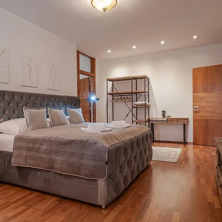 STING Boutique Apartments Ostrava Extérieur photo
